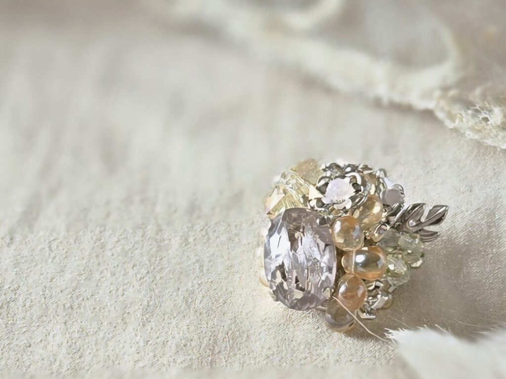 シャワー台ブローチ　秋色ブローチ　ミュシャブローチ